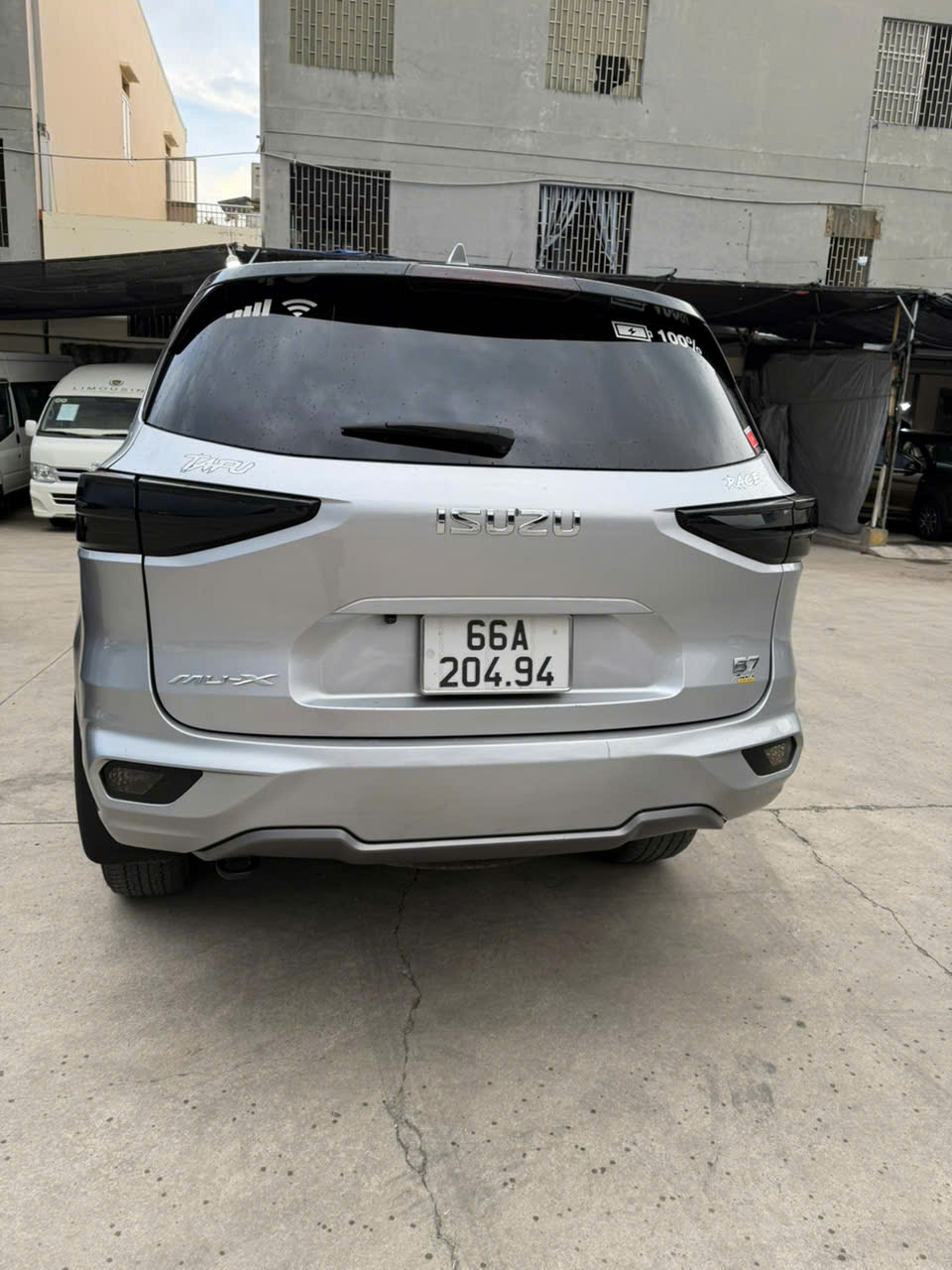 Isuzu MU-X 2022 - Ảnh 3