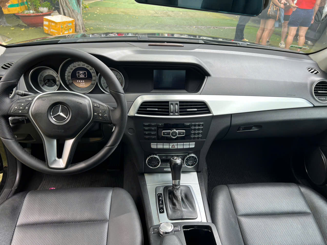 Mercedes C200 2012 - Ảnh 2