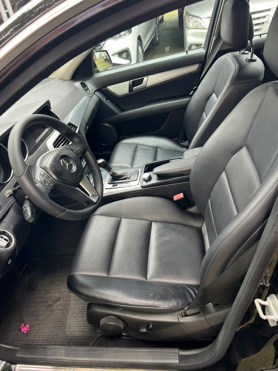 Mercedes C200 2012 - Ảnh 3