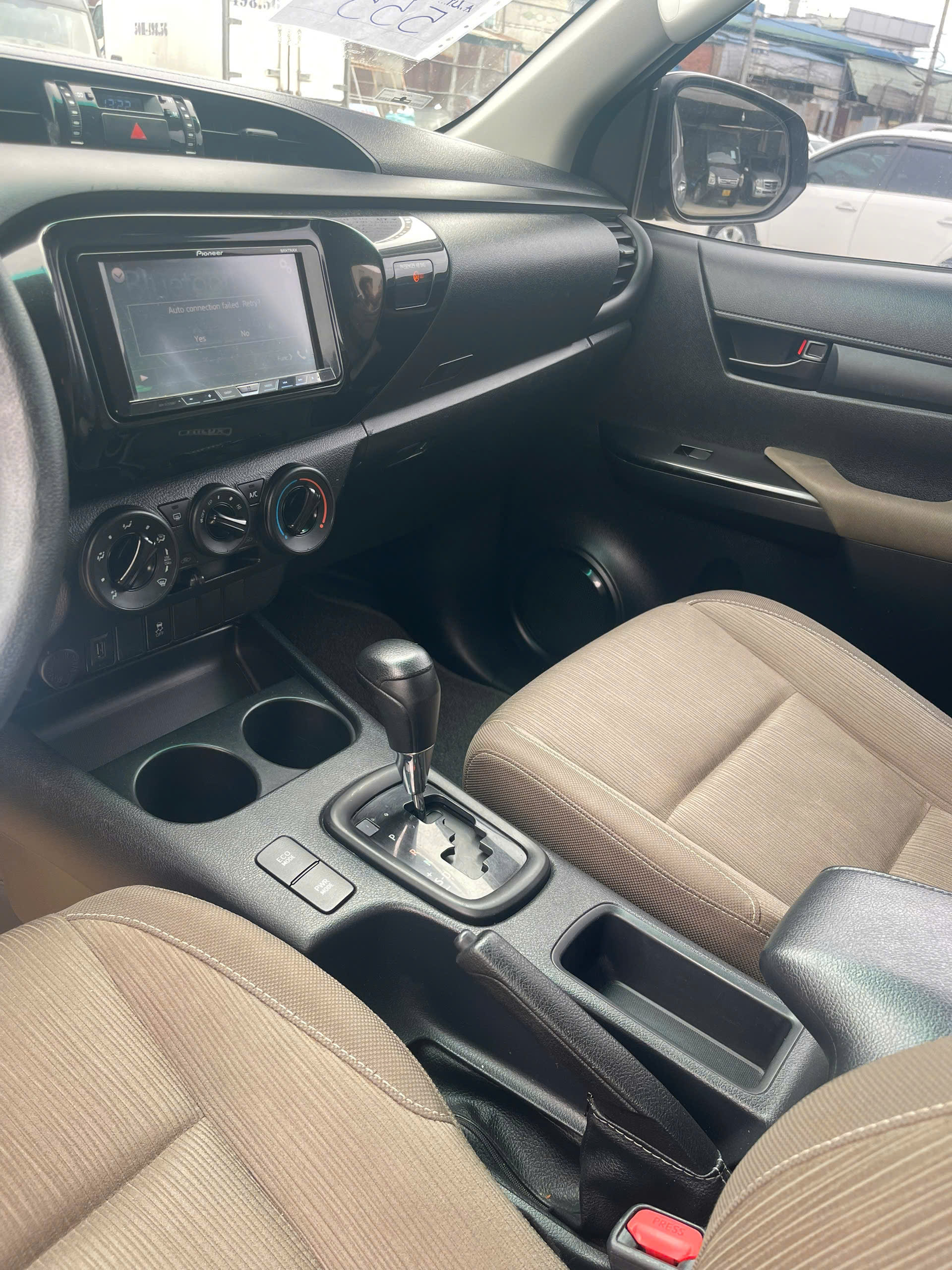 Toyota Hilux 2019 - Ảnh 2